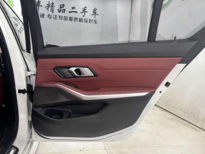 Фото 23 - BMW 3 Series