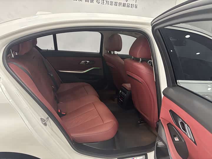 Фото 24 - BMW 3 Series