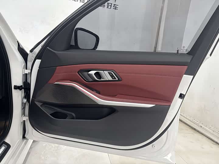 Фото 25 - BMW 3 Series