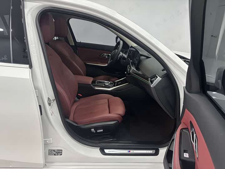 Фото 26 - BMW 3 Series