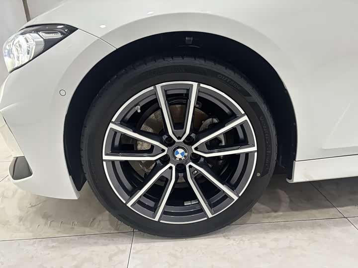 Фото 32 - BMW 3 Series