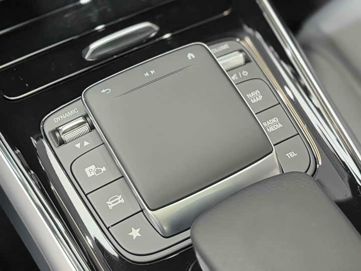 Фото 12 - Mercedes-Benz GLB-Class