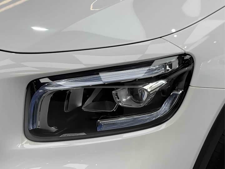 Фото 18 - Mercedes-Benz GLB-Class