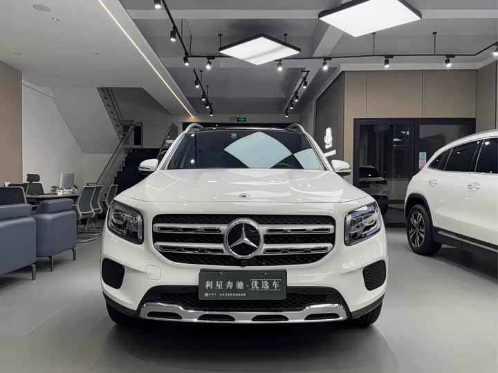 Фото 2 - Mercedes-Benz GLB-Class