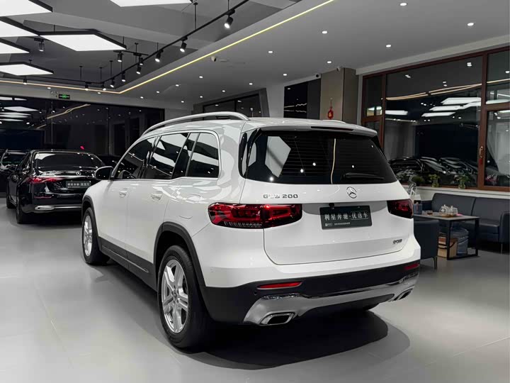 Фото 6 - Mercedes-Benz GLB-Class