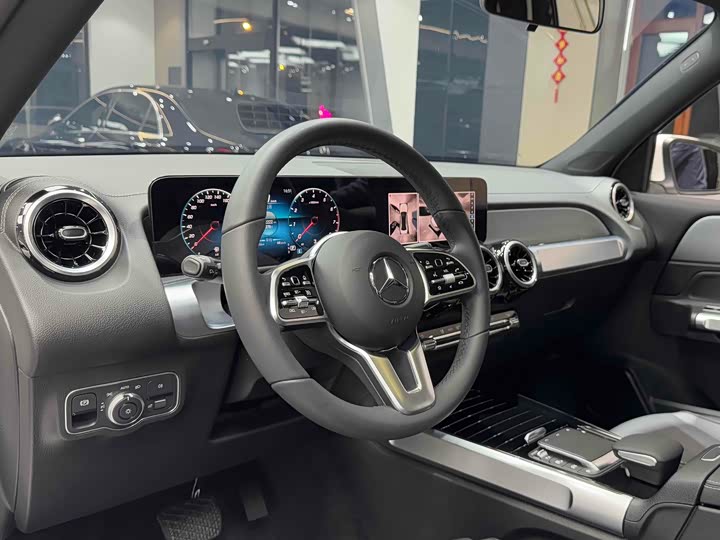 Фото 7 - Mercedes-Benz GLB-Class