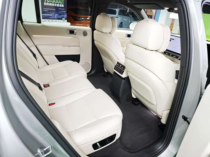 Фото 13 - LiXiang L7