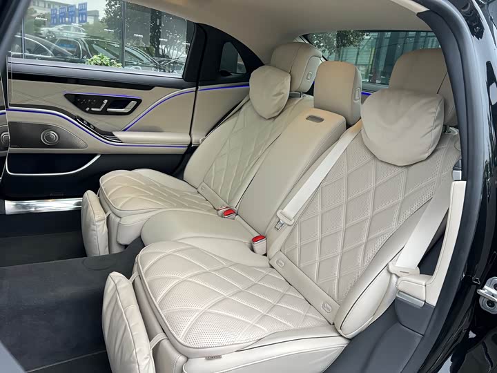 Фото 4 - Mercedes-Benz Maybach S-Class