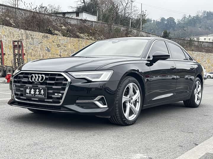 Фото 1 - Audi A6L