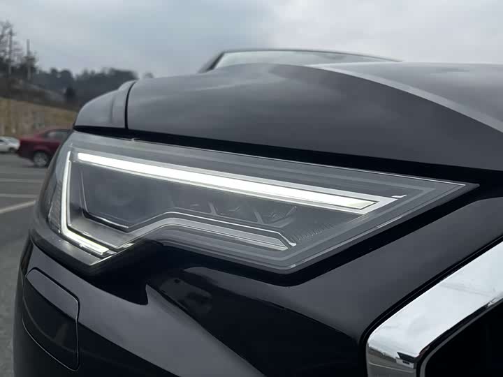 Фото 12 - Audi A6L