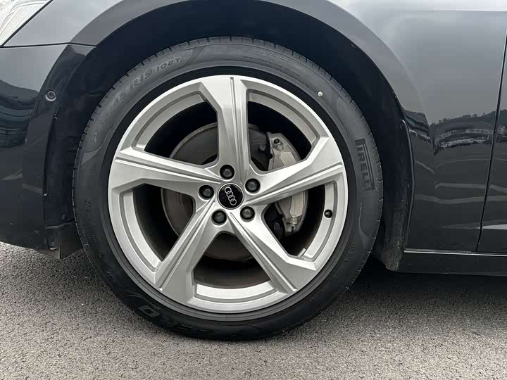 Фото 17 - Audi A6L