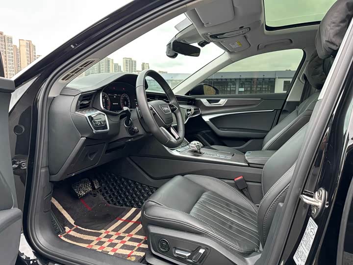 Фото 2 - Audi A6L