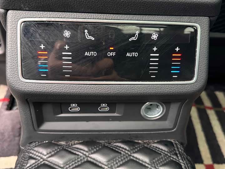 Фото 6 - Audi A6L