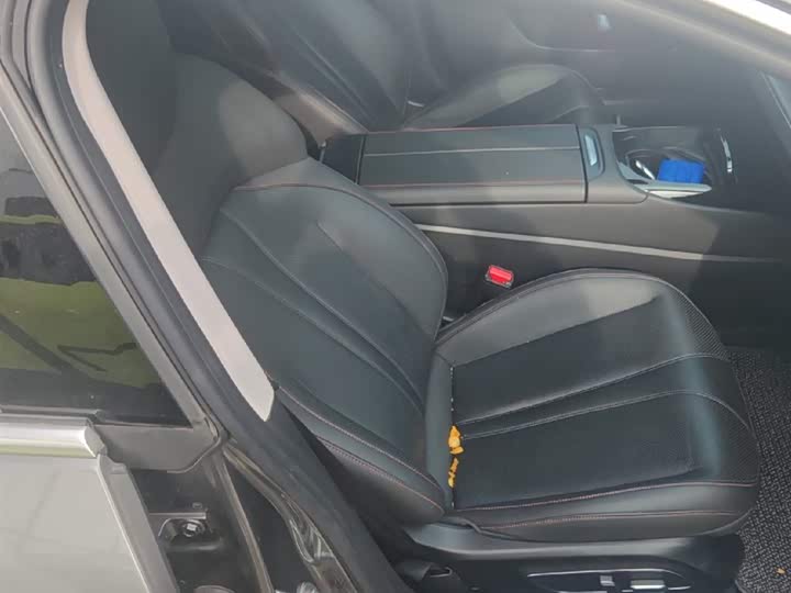 Фото 8 - XPeng P7