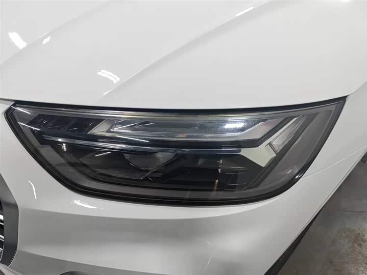 Фото 13 - Audi Q5L