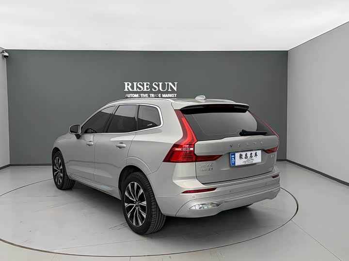 Фото 14 - Volvo XC60