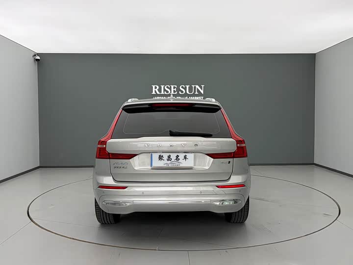 Фото 15 - Volvo XC60