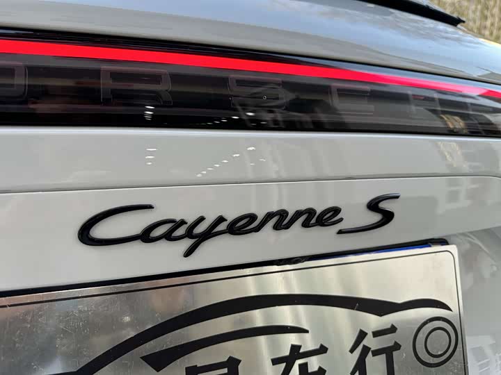 Фото 12 - Porsche Cayenne