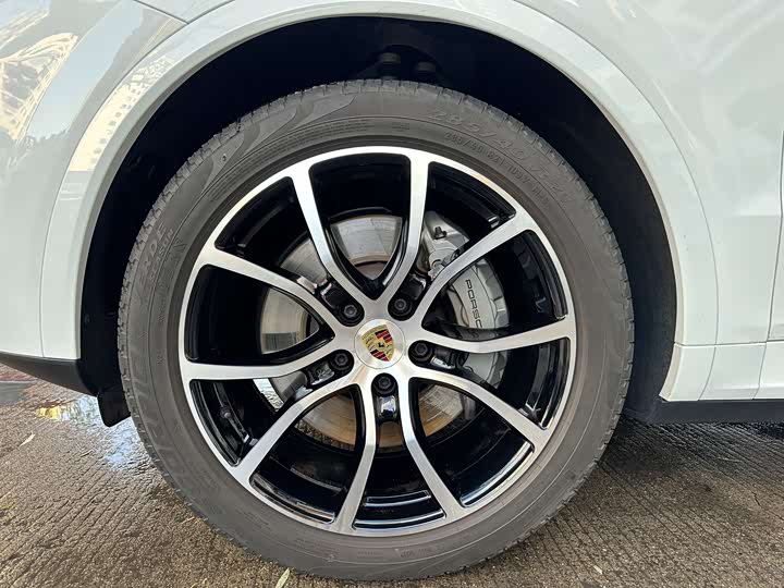 Фото 14 - Porsche Cayenne