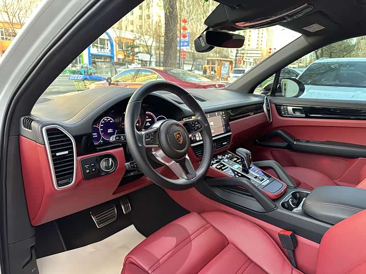 Фото 24 - Porsche Cayenne