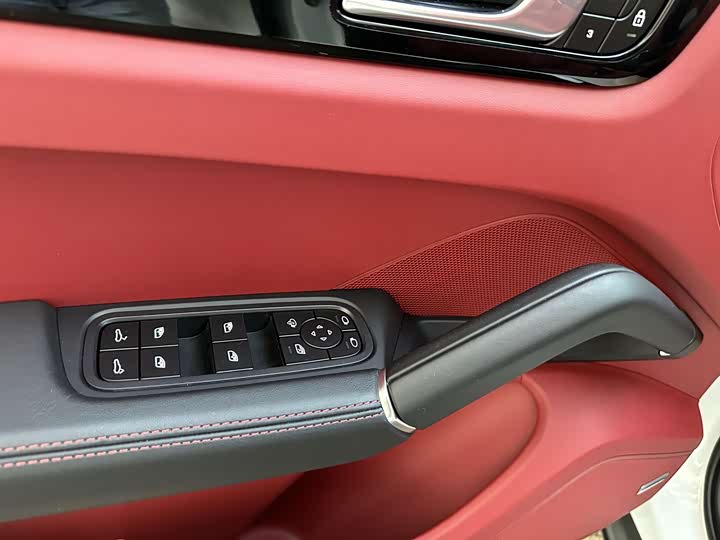 Фото 30 - Porsche Cayenne