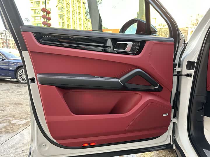 Фото 32 - Porsche Cayenne