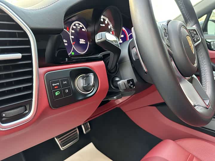 Фото 33 - Porsche Cayenne