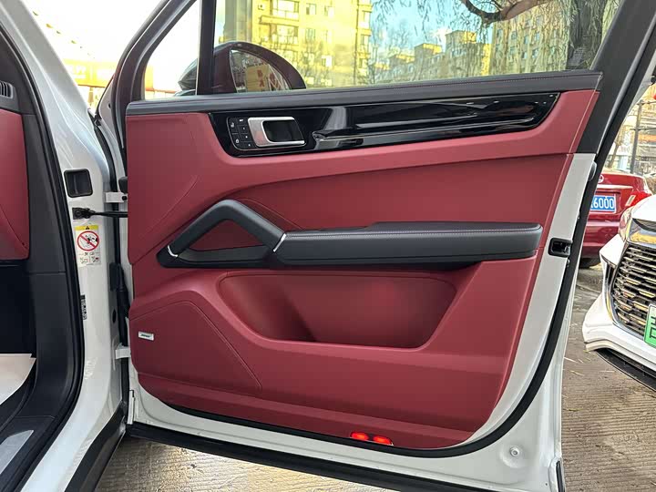 Фото 36 - Porsche Cayenne