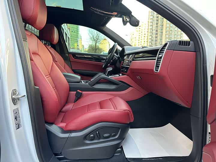 Фото 38 - Porsche Cayenne