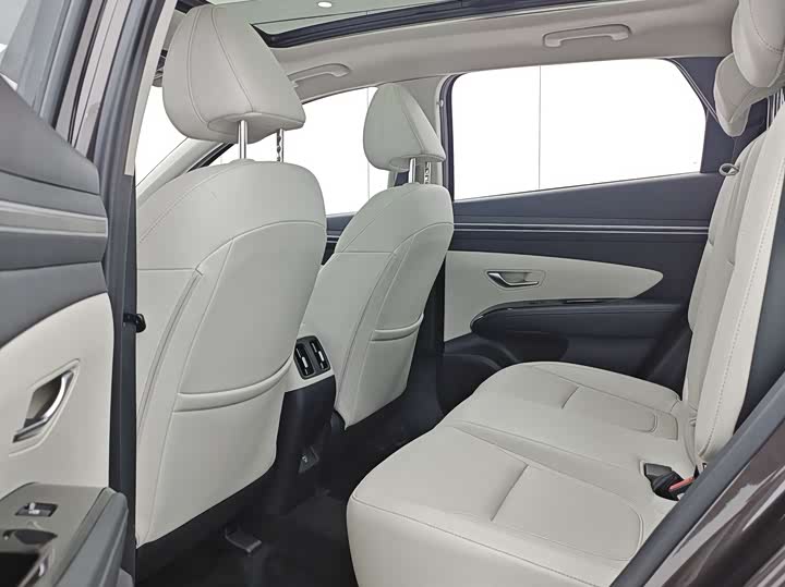 Фото 13 - Hyundai Tucson L