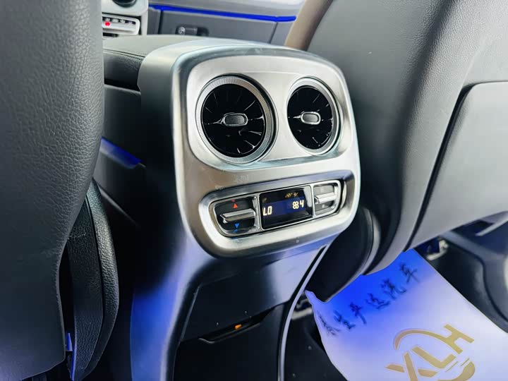 Фото 10 - Mercedes-Benz G-Class