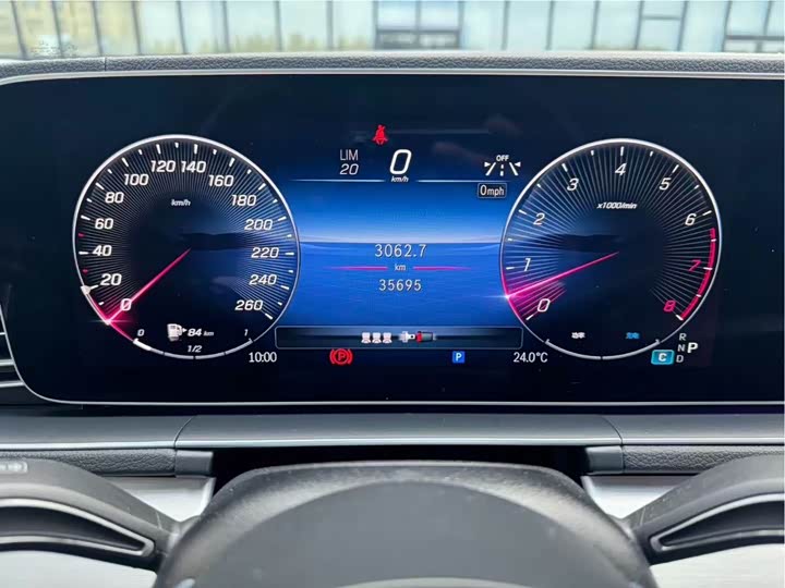 Фото 10 - Mercedes-Benz GLE-Class