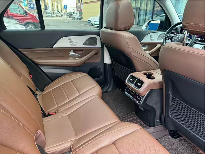 Фото 12 - Mercedes-Benz GLE-Class