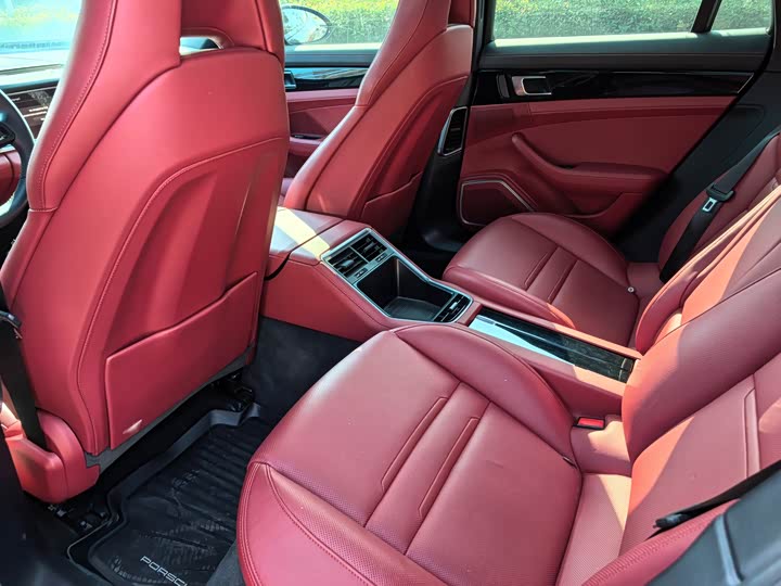 Фото 10 - Porsche Panamera