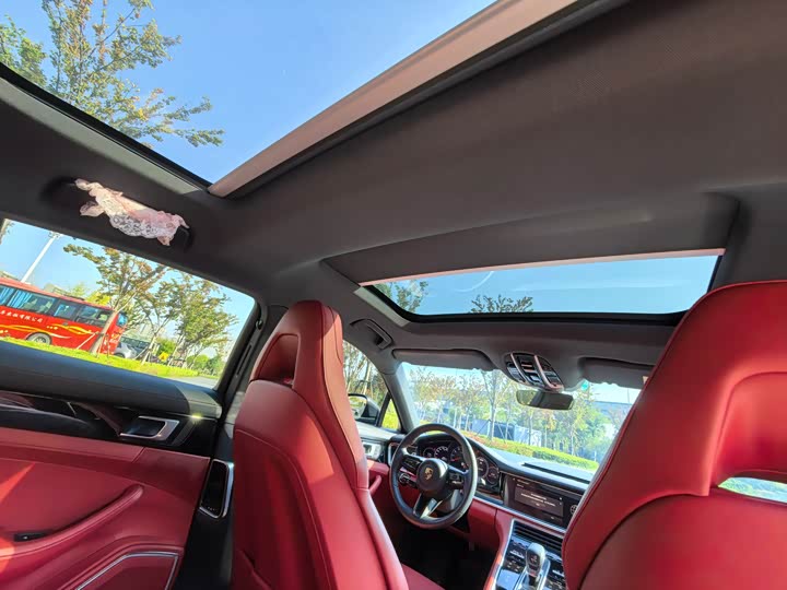 Фото 12 - Porsche Panamera