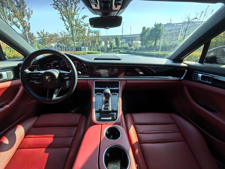 Фото 8 - Porsche Panamera