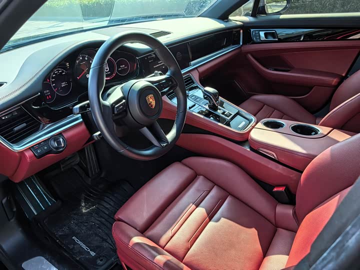 Фото 9 - Porsche Panamera