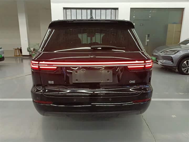 Фото 6 - LiXiang One