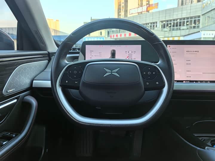 Фото 10 - XPeng P7