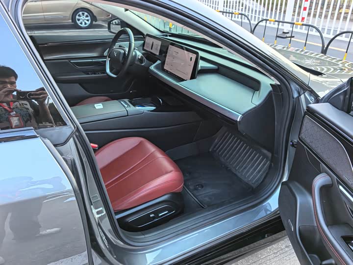 Фото 13 - XPeng P7