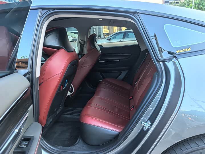 Фото 16 - XPeng P7