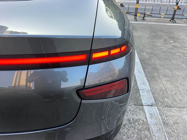 Фото 19 - XPeng P7