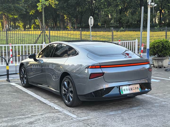 Фото 20 - XPeng P7