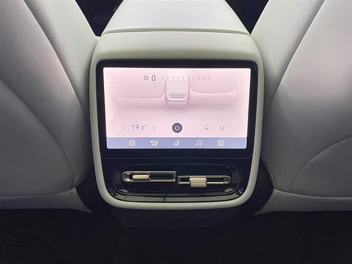 Фото 10 - XPeng F57