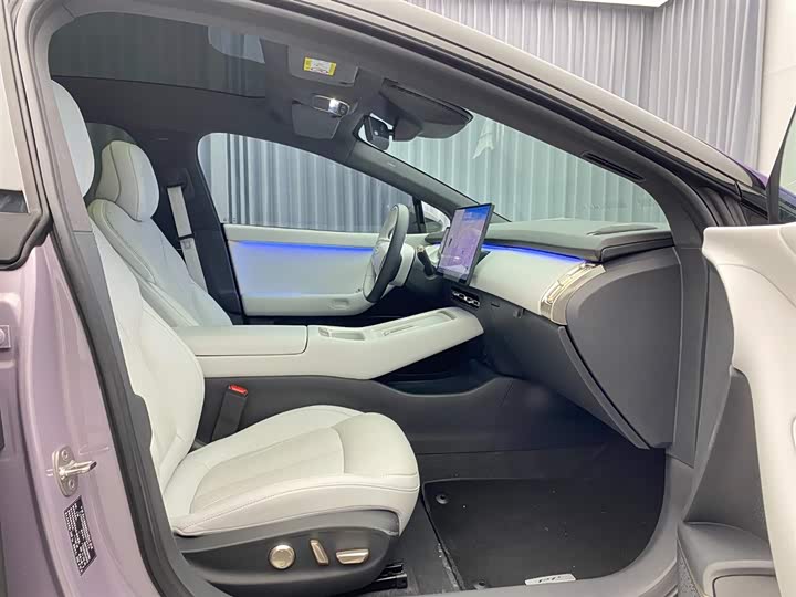 Фото 20 - XPeng F57