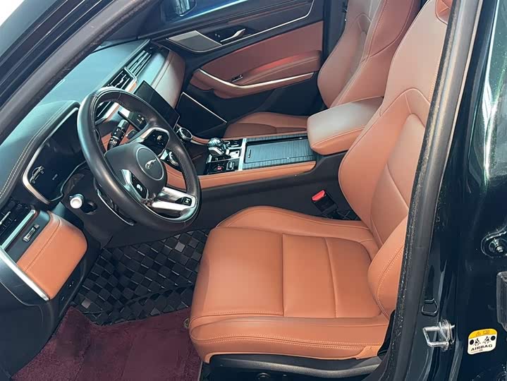 Фото 9 - Jaguar XF L