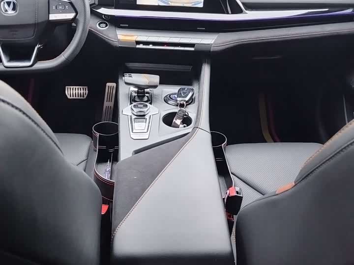 Фото 14 - Changan UNI-V