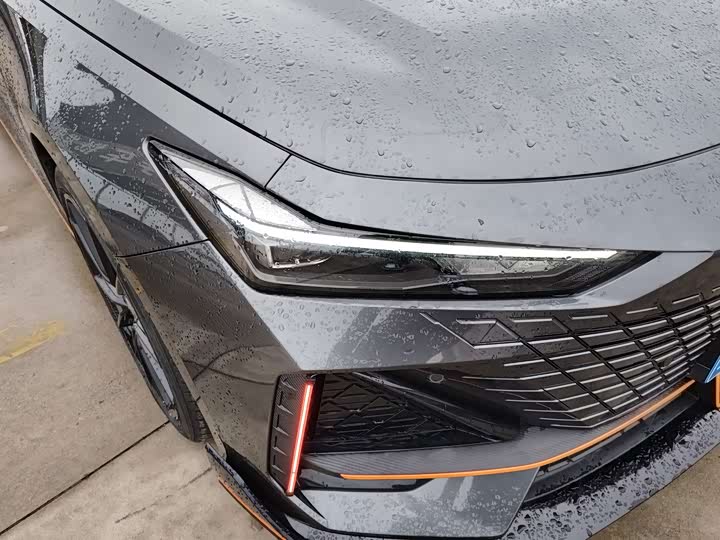 Фото 16 - Changan UNI-V