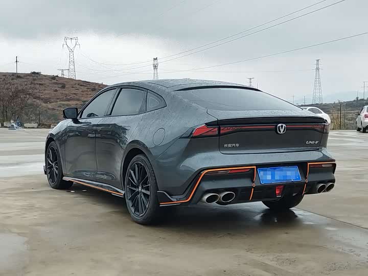 Фото 4 - Changan UNI-V