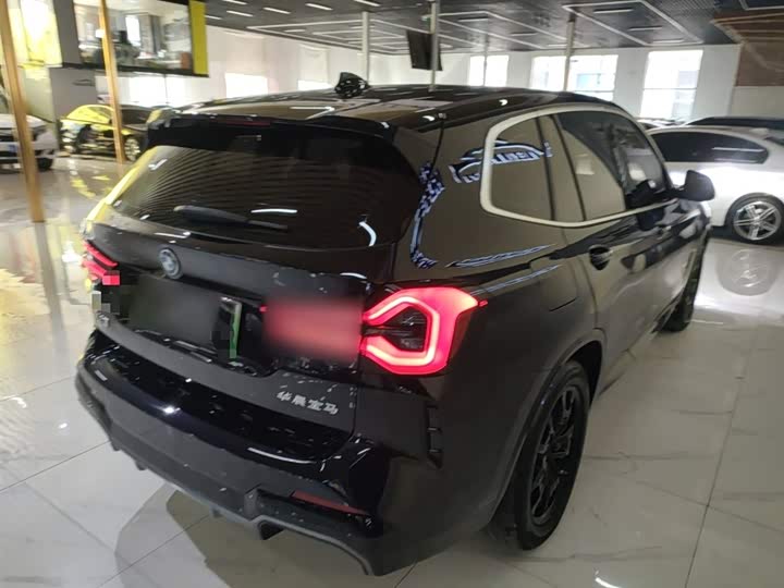 Фото 7 - BMW iX3